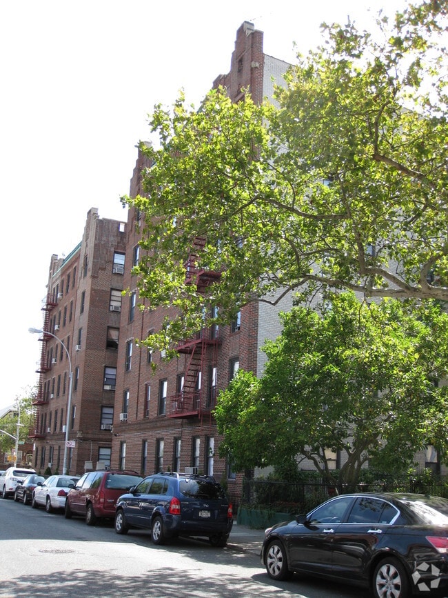 Building Photo - 1590 W 8th St