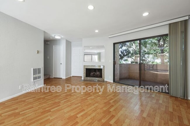 Building Photo - 3256 Via Marin