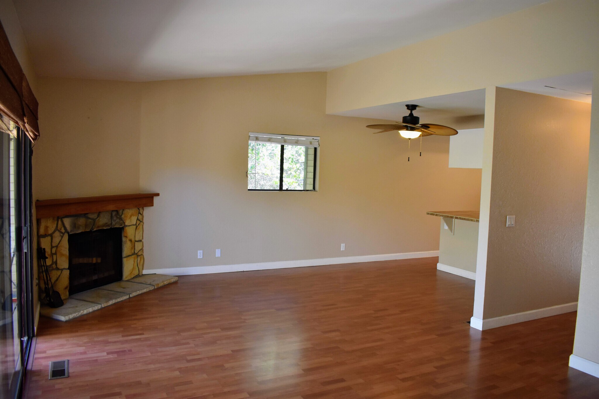 Building Photo - 3290 Rockview Pl