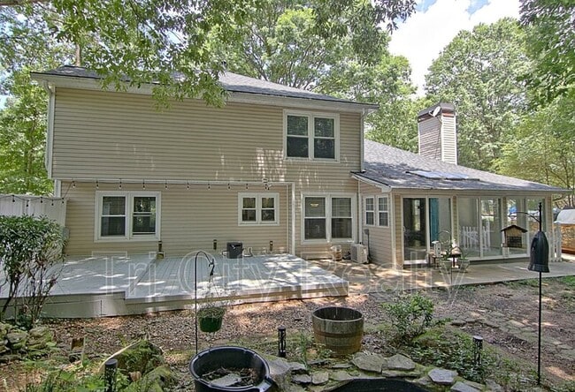 Building Photo - 702 Bookman Point