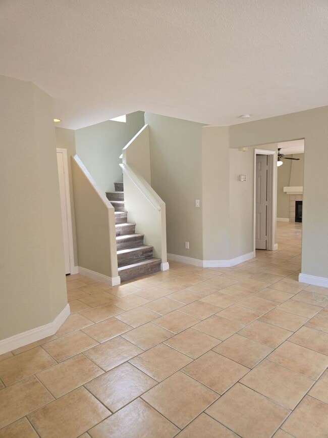 Building Photo - A Fabulous 4 Bedroom Home in Peccole Ranch