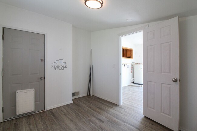Building Photo - 1615 Stevens Dr