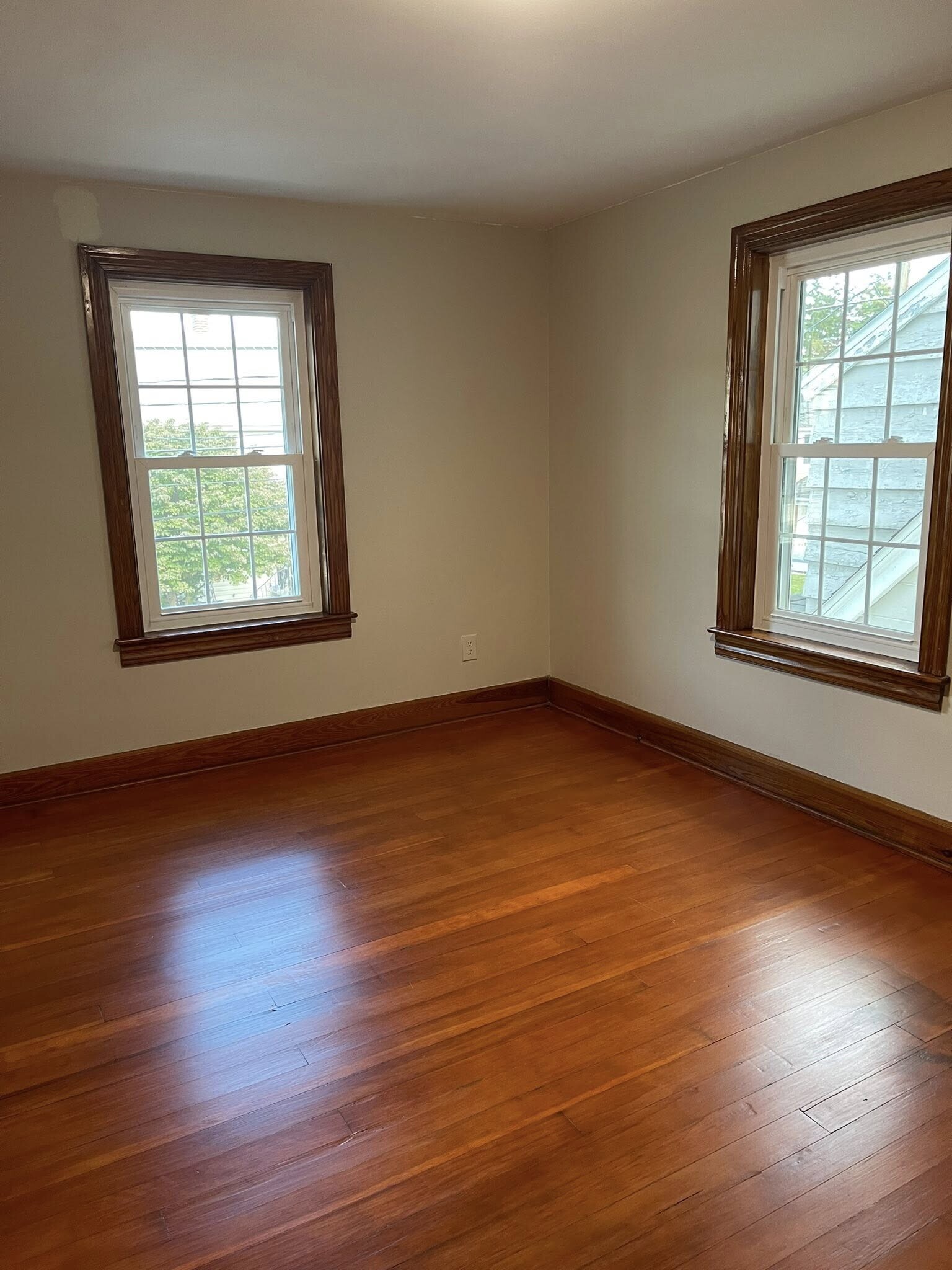 Building Photo - 325 2nd Ave