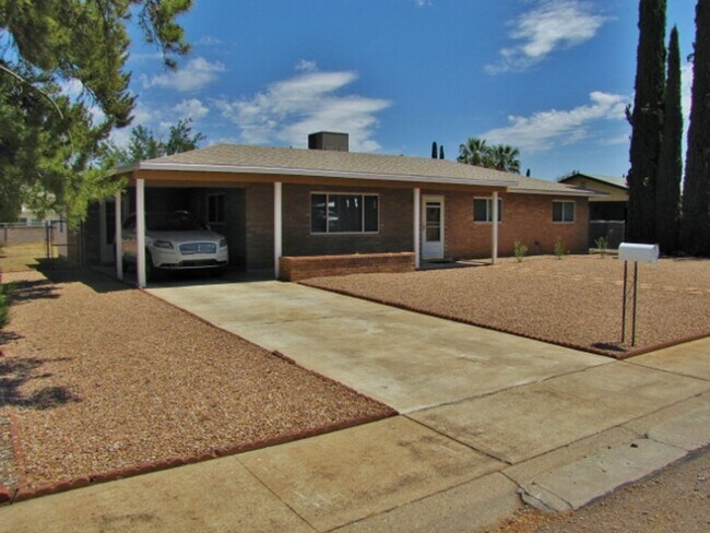 Building Photo - 3BR/2BA w/ central A/C in Sierra Vista, AZ