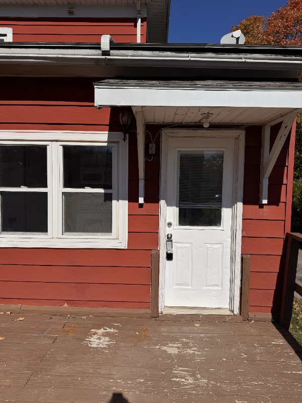 Building Photo - 564 Eastern Ave