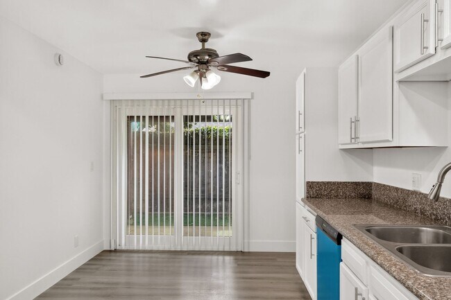 Building Photo - Fully Renovated 2 Bed, 2 Bath Home with Central A/C, Detached Garage & Brand-New Appliances.