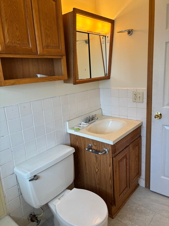 Building Photo - 530 Terrace Dr