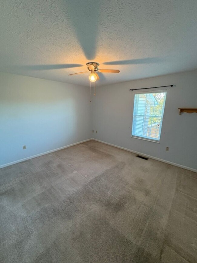 Building Photo - 1801 Brookline Ct