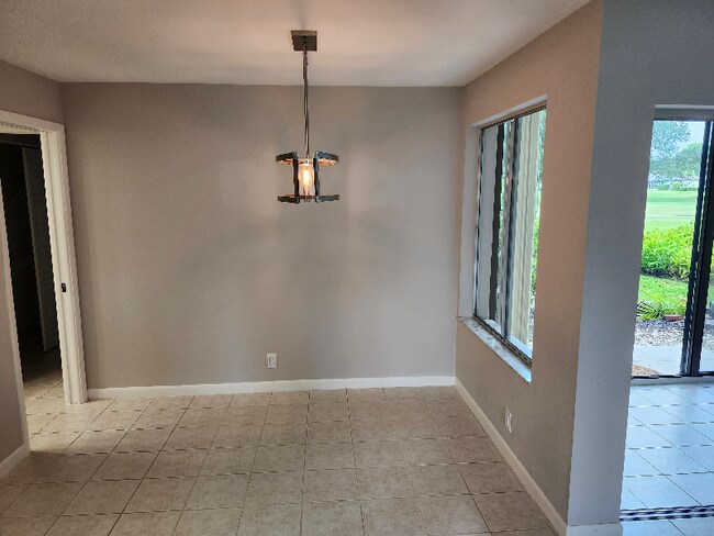 Building Photo - 3645 Boca Ciega Dr