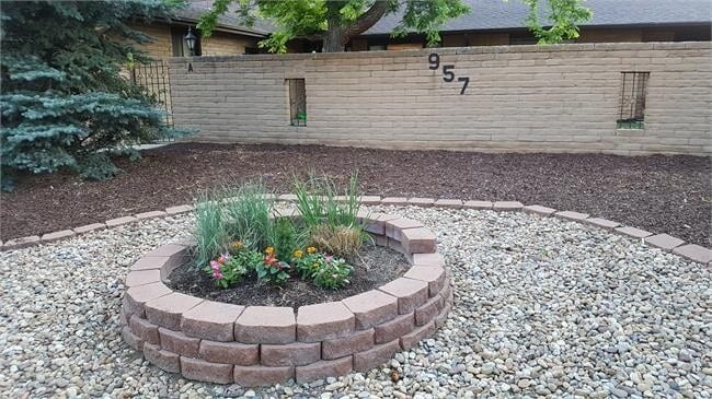 Building Photo - Three Bedroom Unit Available In Triplex in East Boulder