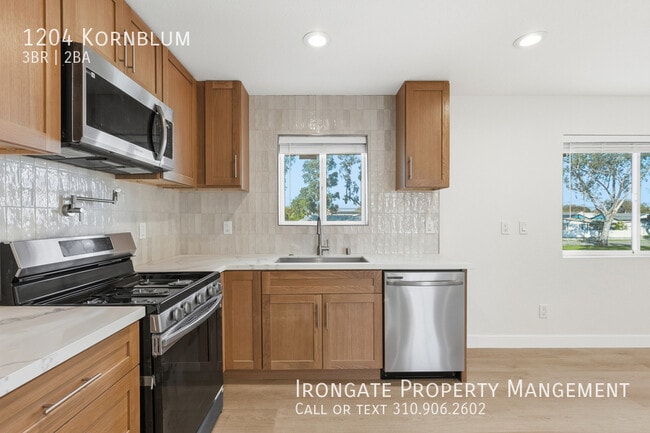 Building Photo - 1204 Kornblum-