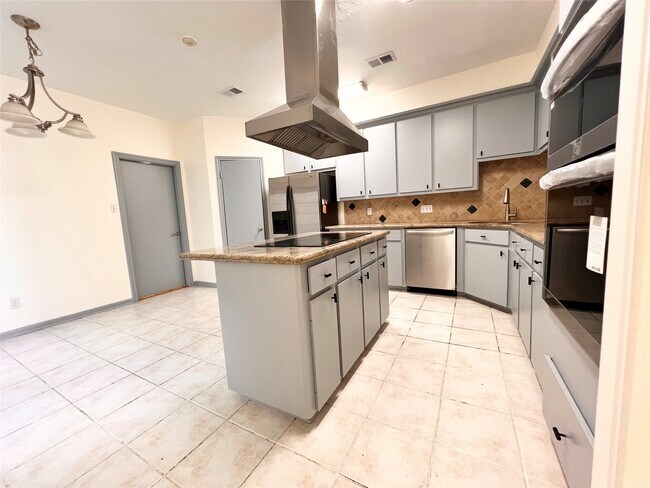 Building Photo - 727 Bunker Hill Rd