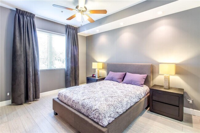 Building Photo - 340 Elm St