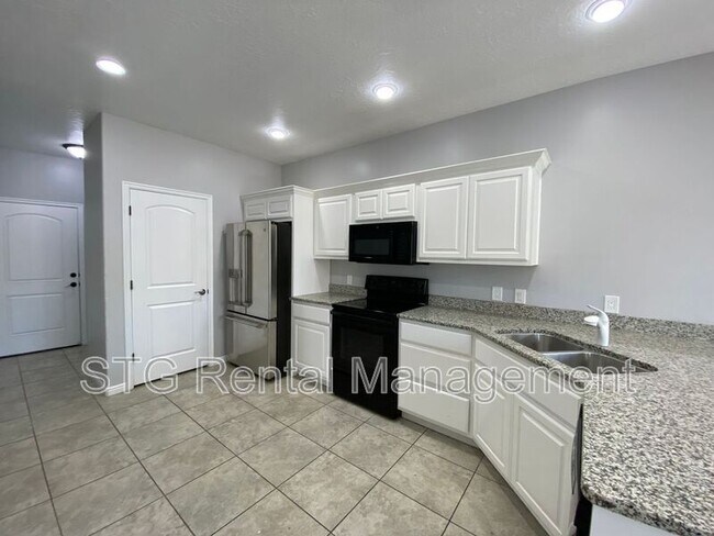 Building Photo - 290 W Buena Vista