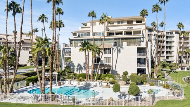 Building Photo - 900 Island Dr