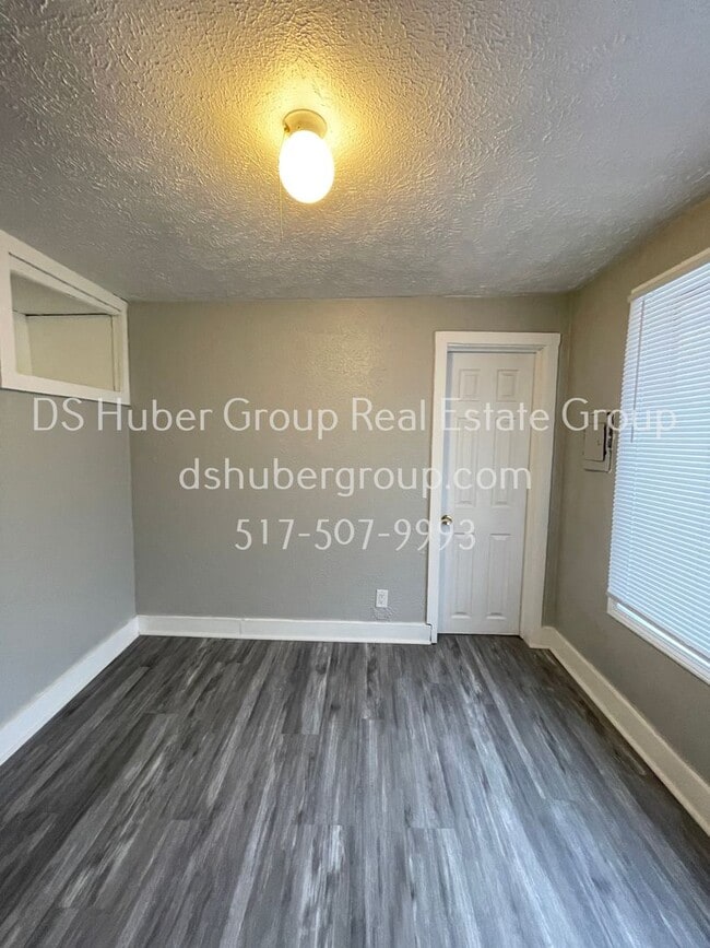 Building Photo - 720 Loa St