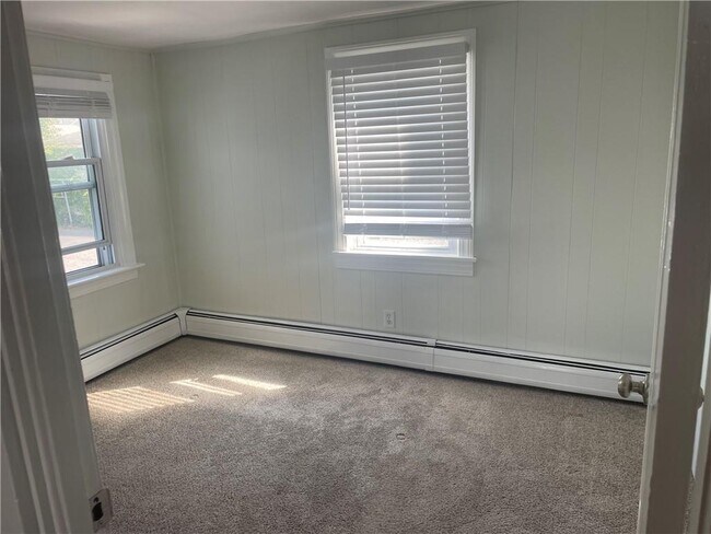 Building Photo - 10 Ryan Ave