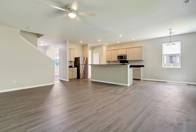 Building Photo - 1861 Cornsilk Dr