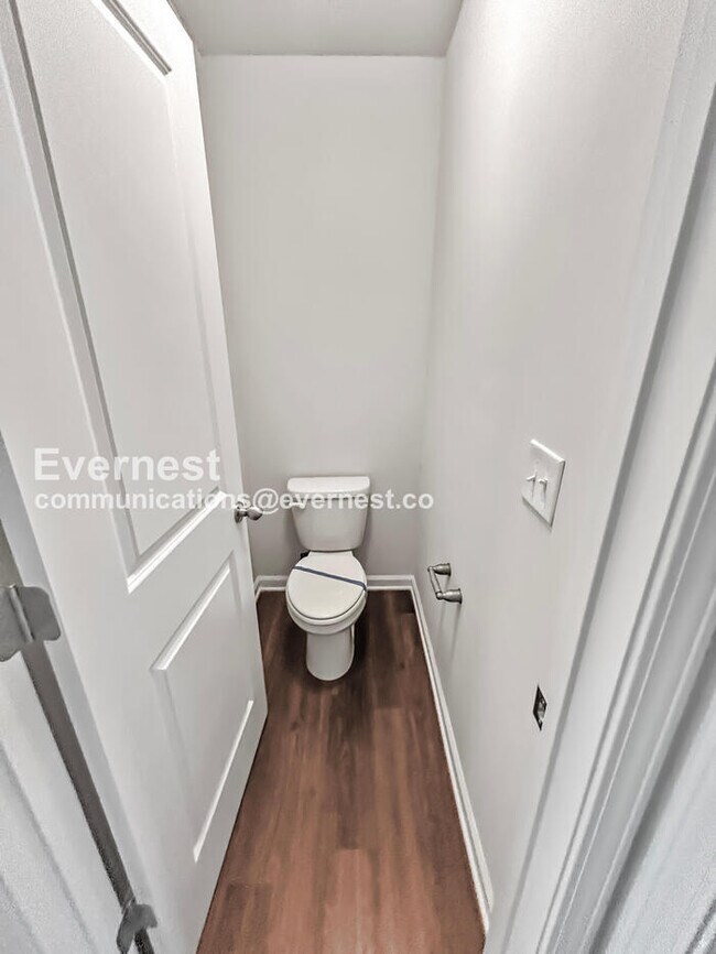 Building Photo - 4 Bed, 2.5 Bath Home with Garage / Pet-Friendly / Vouchers Accepted / Coming Soon!