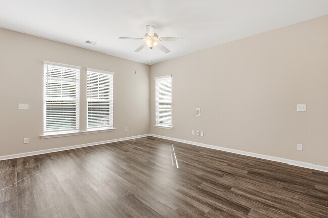 Building Photo - 116 Ainsdale Dr