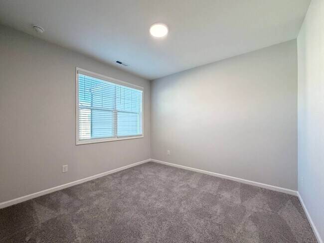 Building Photo - 2459 Englemann Dr