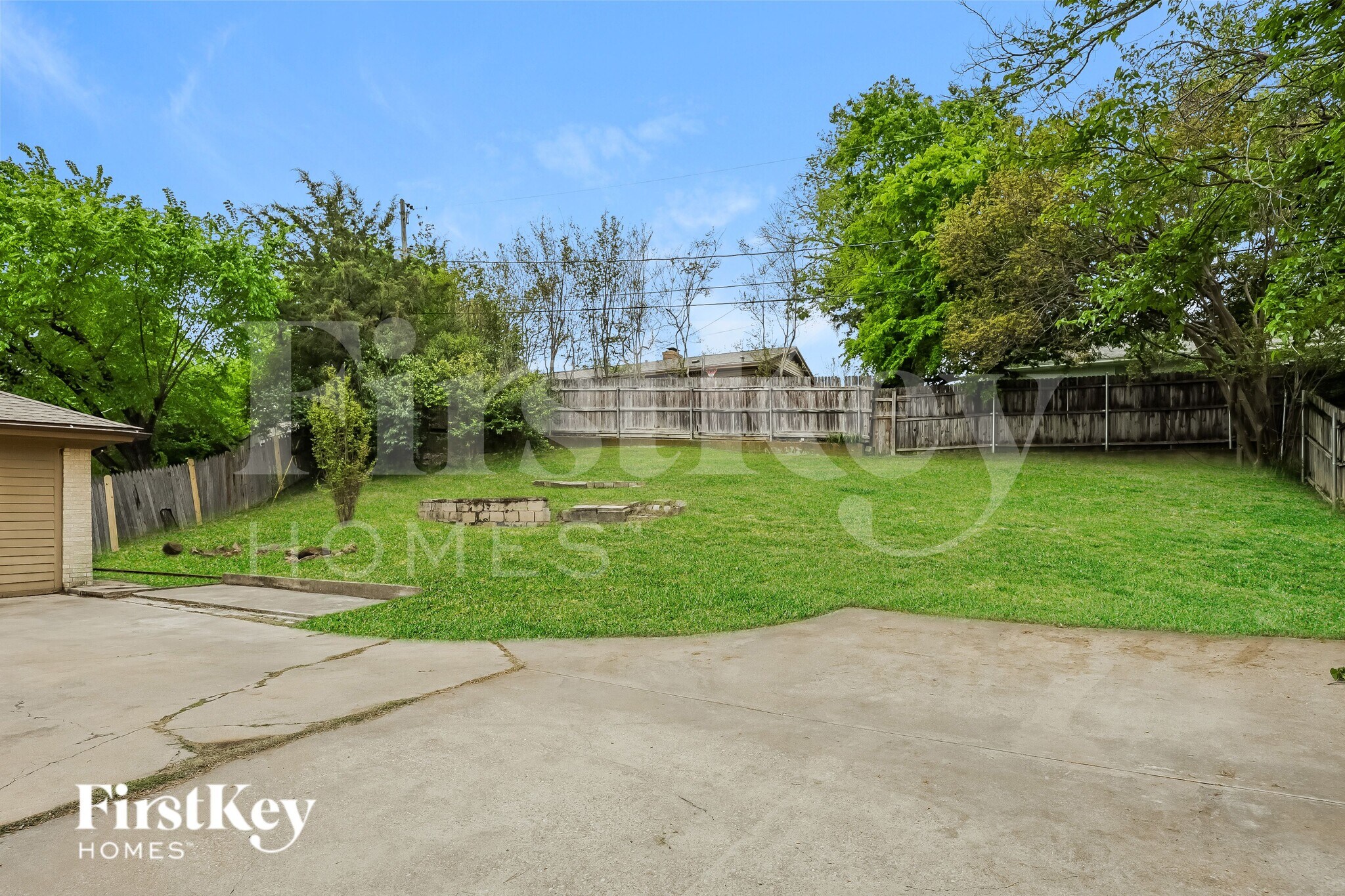 Building Photo - 3417 Willowcrest Dr