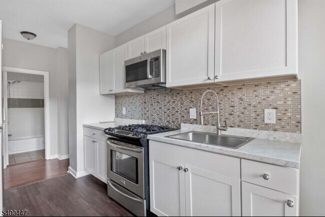 Building Photo - 35 McAdoo Ave