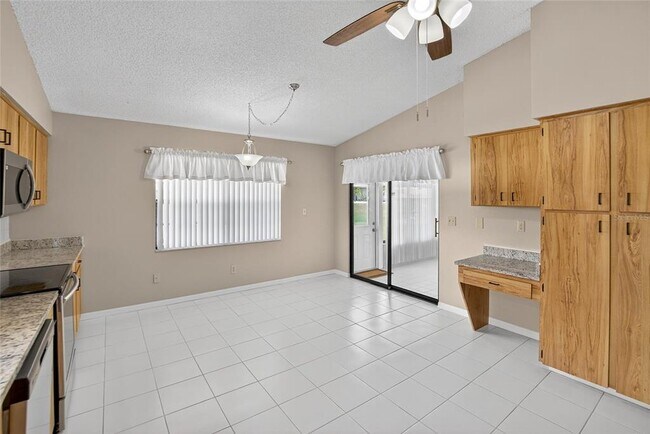 Building Photo - 1831 Wolf Laurel Dr