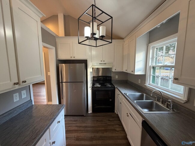 Building Photo - 1903 Enolam Blvd SE