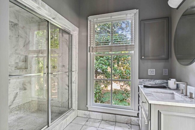 Building Photo - 3281 Habersham Rd NW