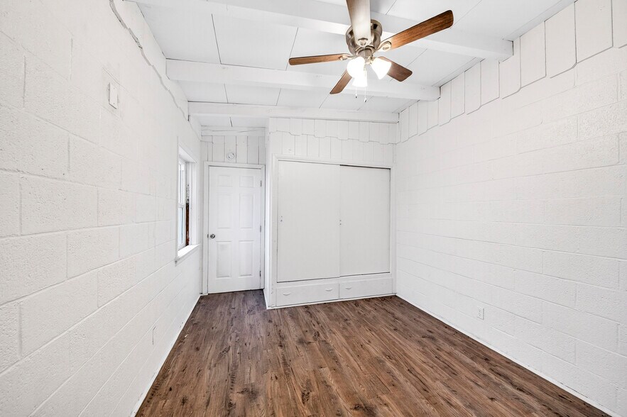 Building Photo - 11393 Lee Ave