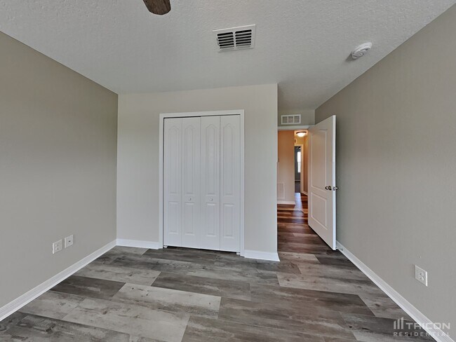 Building Photo - 509 Kestrel Dr