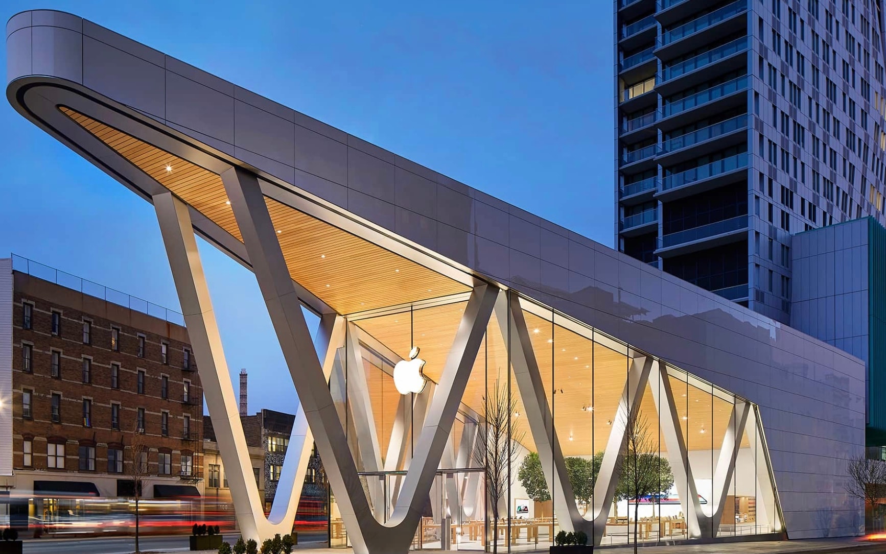 The Apple store - 422 Clermont Ave