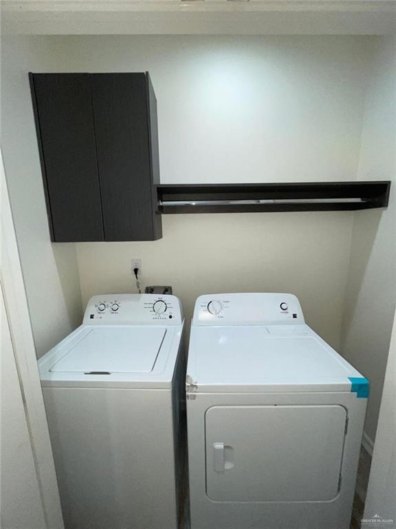 Building Photo - 11 Valeria St