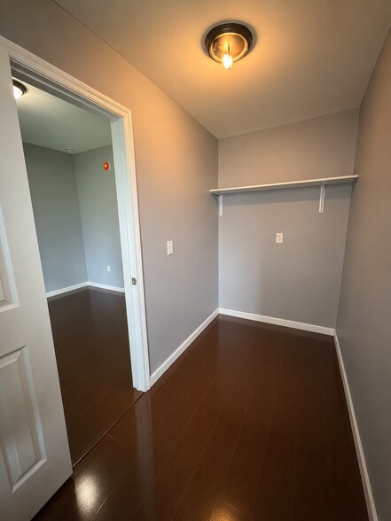 Building Photo - 722 2nd Ave