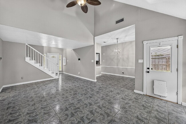 Building Photo - "Charming 3-Bed Oasis with Modern Touches & Granite Elegance in Houston!"