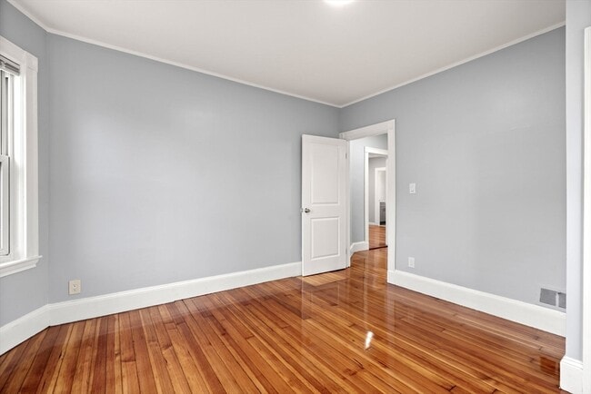 Building Photo - 279 Belmont St