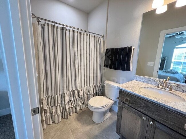 Building Photo - EP 4| Endura Park- Townhome in Siloam Springs!