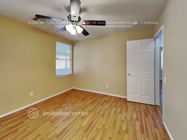 Building Photo - 1868 W Renaissance Ave