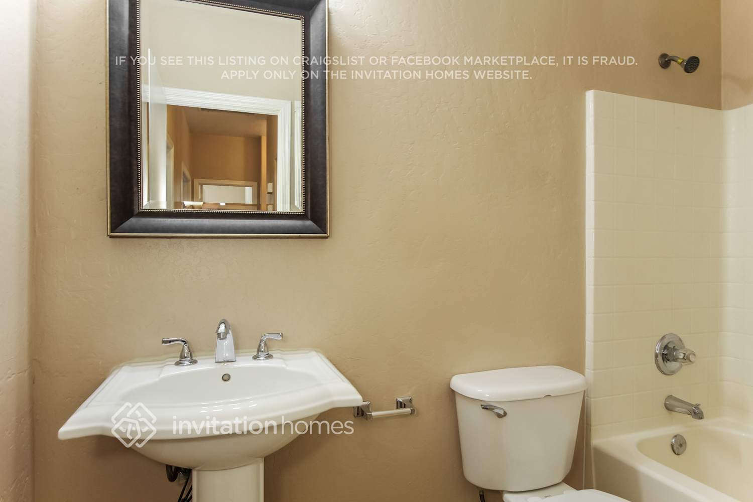 Building Photo - 6965 W Midway Ave