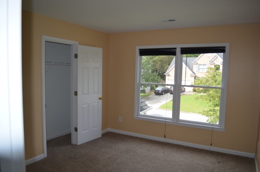 Building Photo - 11075 Regal Forest Dr.