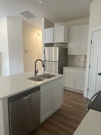 Building Photo - 17010 Kashmir St