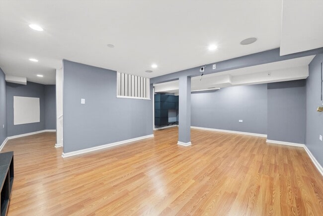 Building Photo - 898 McKenzie Station Dr