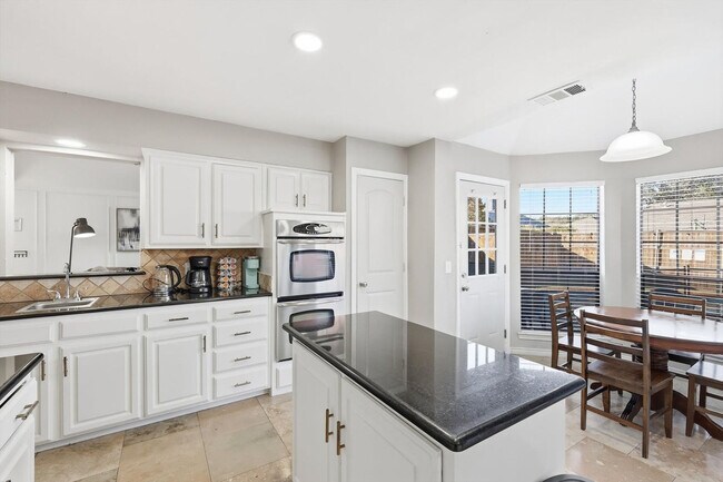 Building Photo - 3533 Arbuckle Dr