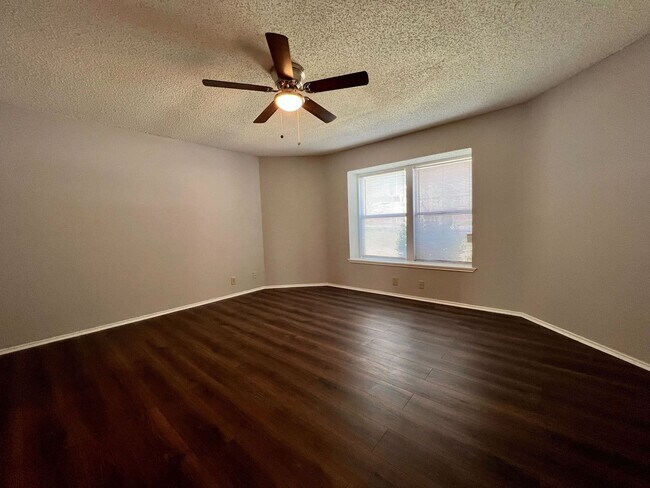 Building Photo - 8626 Serene Ridge Dr
