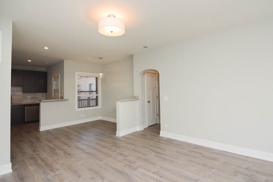Building Photo - 1149 Maple Ave