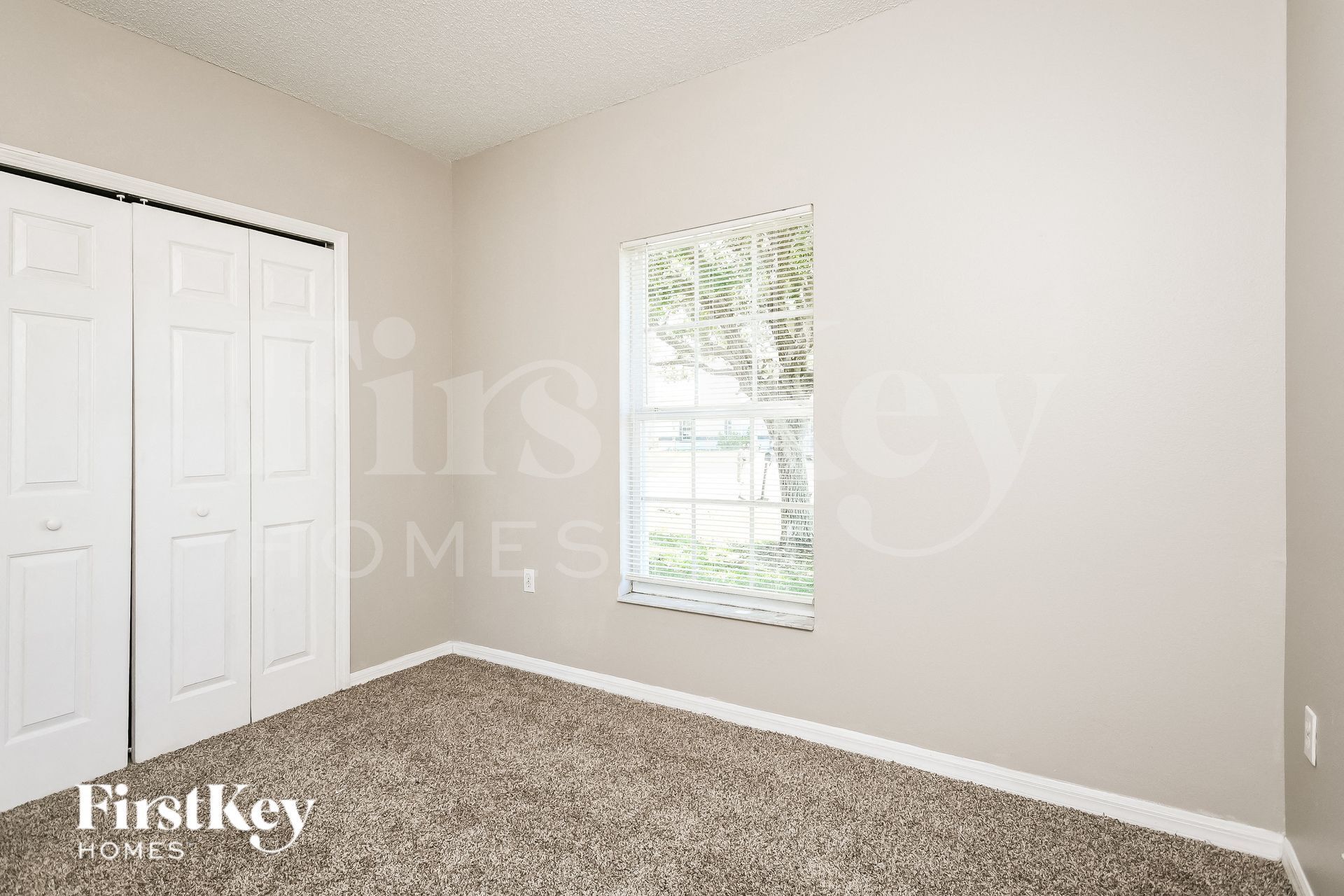 Building Photo - 702 Cotulla Dr