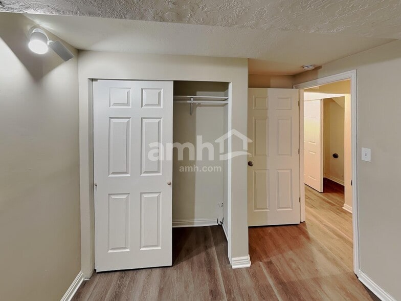 Building Photo - 1538 N 200 W