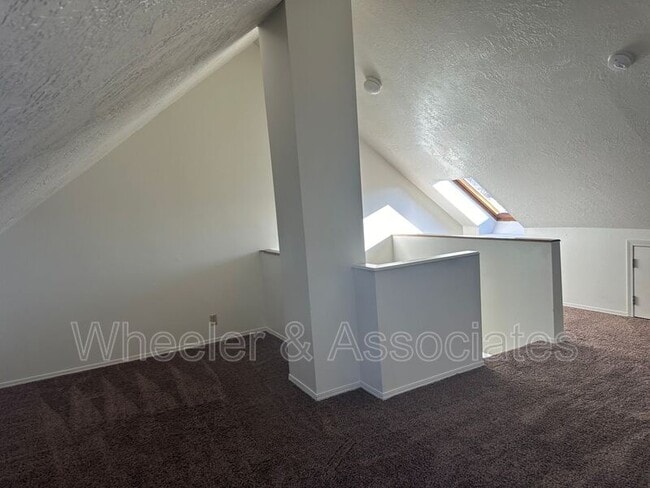 Building Photo - 1083 S 1200 W