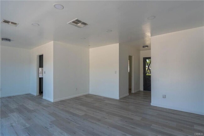 Building Photo - 17955 Cantara St